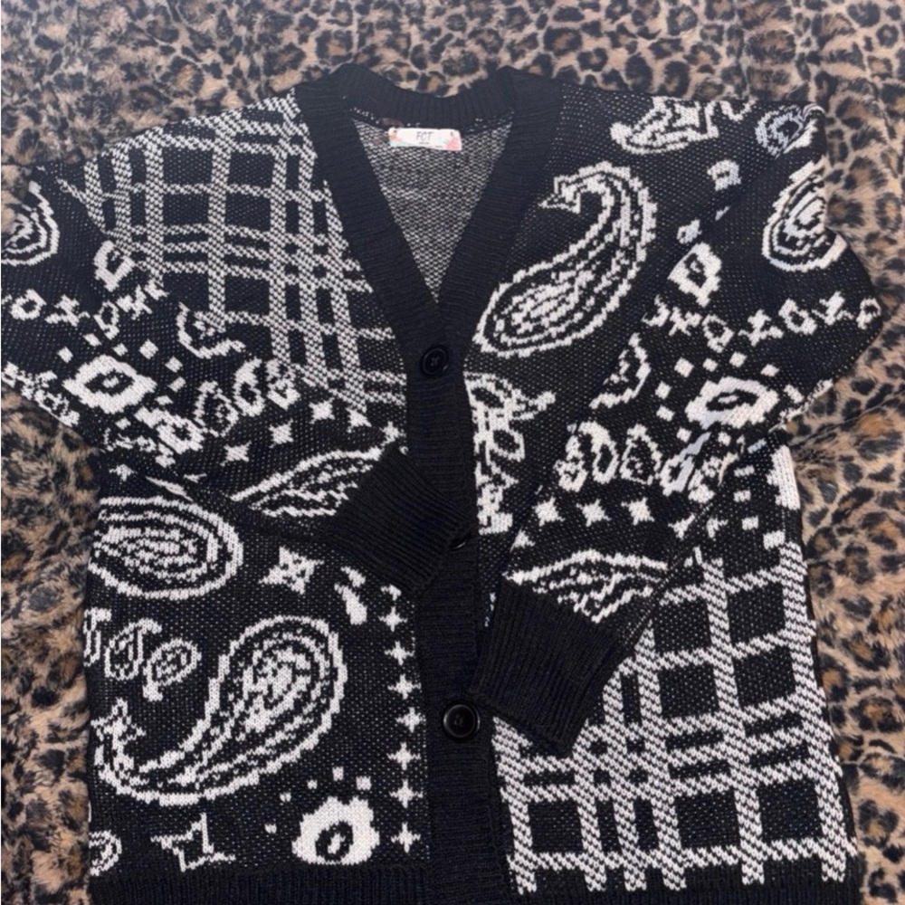 Chic Black and White Women's Cape